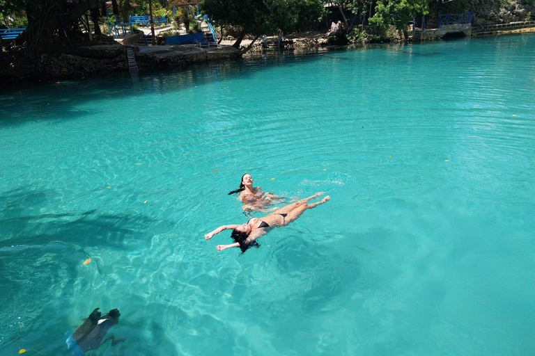 Port Vila: Private Customizable Tour with Driver