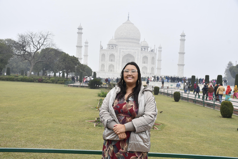 Vanuit Delhi: Taj Mahal Sunrise, Agra Fort en Baby Taj TourVanuit Delhi: auto, chauffeur, gids, toegangskaarten en maaltijden