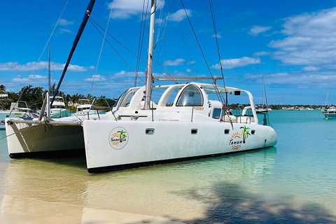 Grand Baie: Northern Isles Catamaran & Tropical BBQ
