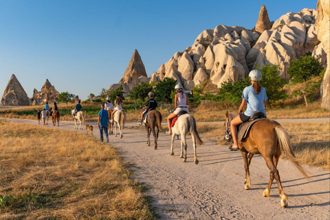 Reiten bei Sonnenuntergang