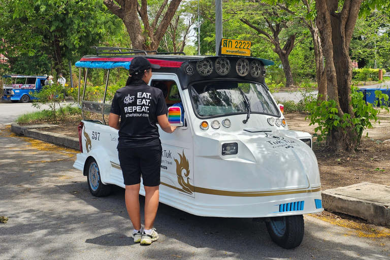 Ayutthaya: Woks and Wats Food Tour with 14+ Tastings