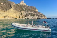 Cagliari, Zodiac Speedboat Tour avec 3 arrêts pour la plongée en apnée - Housity