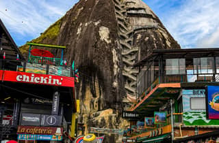 Guatapé All Inclusive ab Medellín: Stein, Boot, Mittagessen + Frühstück