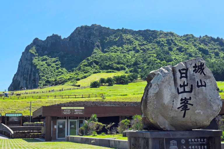 Jeju: UNESCO Sites Tour with Haenyeo Show(Eastern)