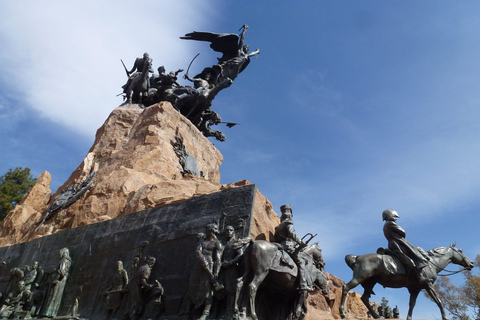 Mendoza : visite de la ville avec dîner ou dégustation de vins dans un restaurant local