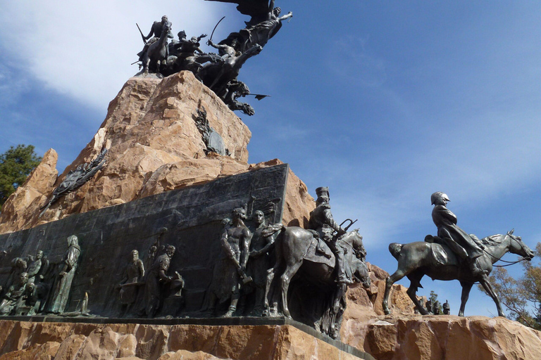 Mendoza : visite de la ville avec dîner ou dégustation de vins dans un restaurant local