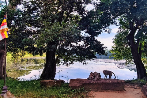 Siem Reap: Angkor Grand Circuit by VespaMorning start