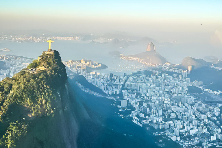 Rio de Janeiro: Hubschrauberflug Christus der Erlöser 30 min