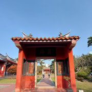 Tainan: City Walking Tour with Snacks and Street Food