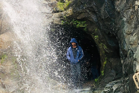 Kandy: Temple of Tooth, Train Ride, & Cave Waterfall Tour