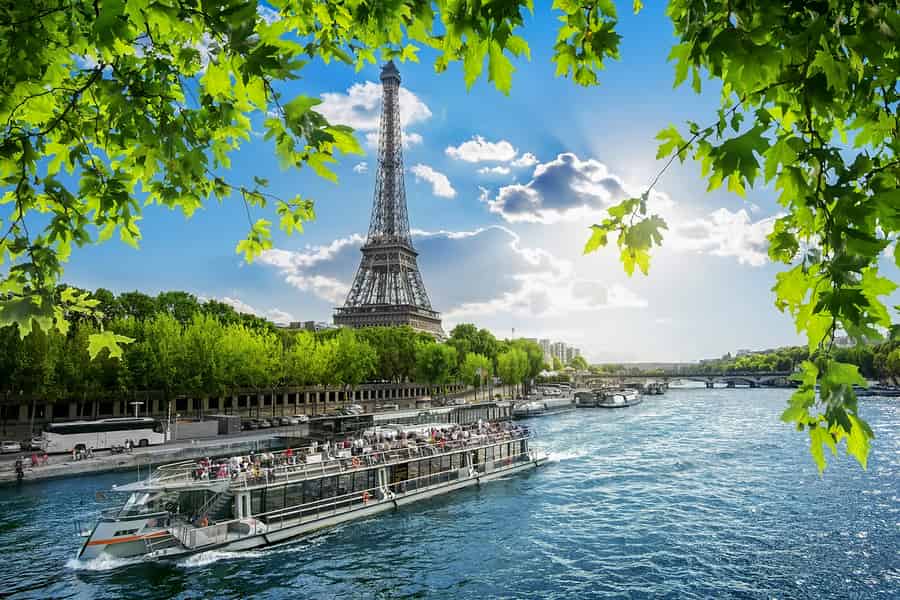 Paris: Tages- oder Sonnenuntergangs-Kreuzfahrt mit Getränk, Eiscreme oder Dessert. Foto: GetYourGuide
