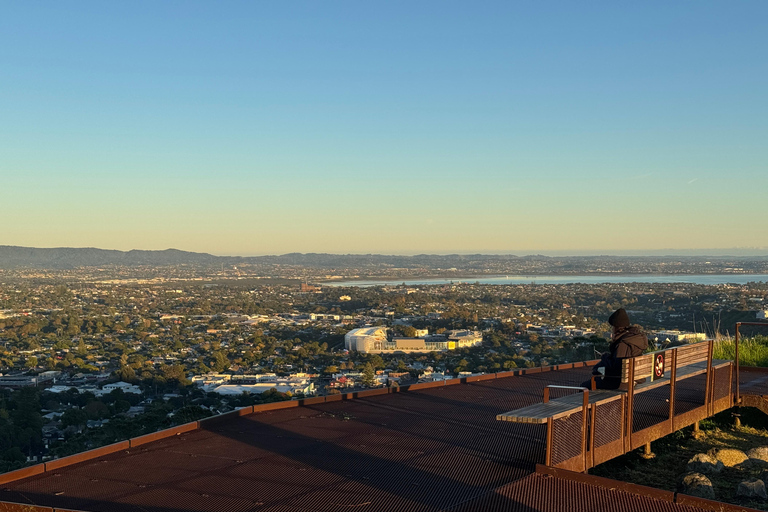 Auckland Sunrise Tour: Mount Eden Summit & Morning Views