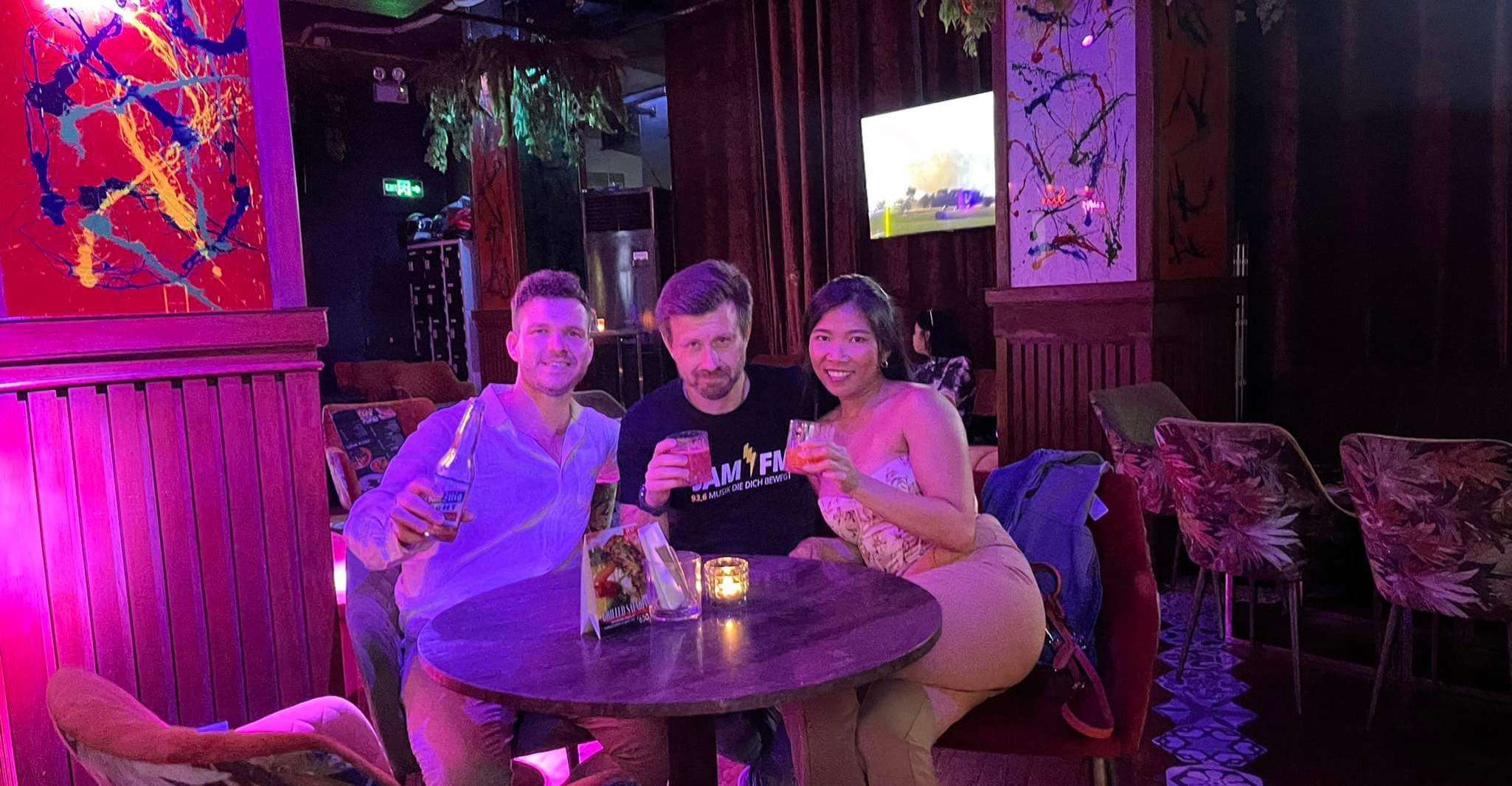 Bar Hopping in Makati met Mari - Hizvo