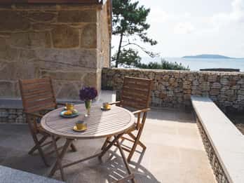 Carnota: Retiro-Peregrino - Integra tu Camino (Hostal & Pension completa)