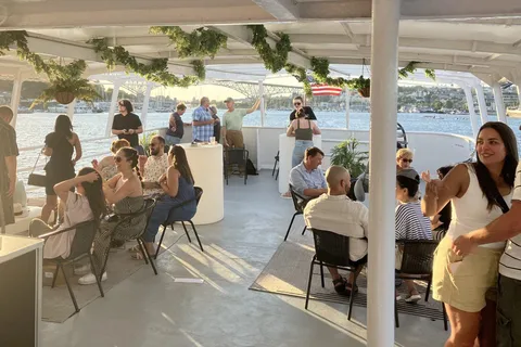 Seattle: Lake Union Happy Hour Cruise