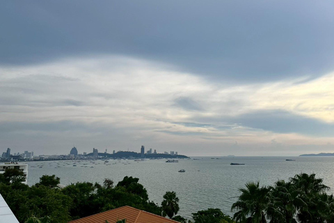 Pattaya: Evening City Tour & Alcazar Cabaret Show Pattaya: Evening City Tour & Alcazar Cabaret Show