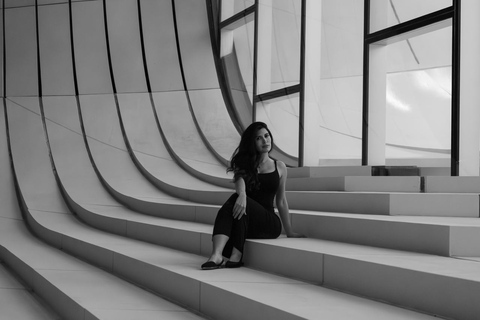 Baku: Heydar Aliyev Center Photoshoot (Flying Dress Option)