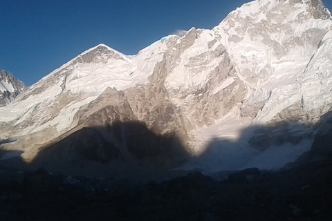 EBC Trek en vlieg terug per helikopter