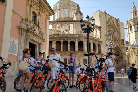 Valência: Passeio de Bicicleta com Guia de Turismo pelo Património Mundial da UnescoTour guiado de grupo em bicicleta eléctrica