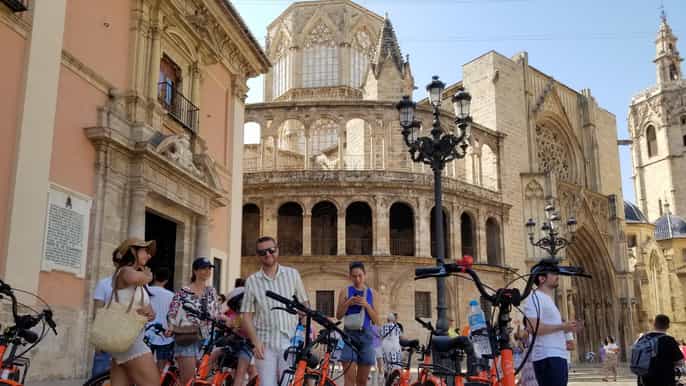 Valencia: tour narrativo inmersivo en bicicleta y bicicleta eléctrica con fotos.