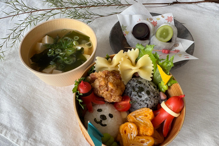 Tokyo Haneda: Hands-On Wappa Bento & Japanese Culture Homemade : Temari Sushi in a Traditional Wappa Bento Box