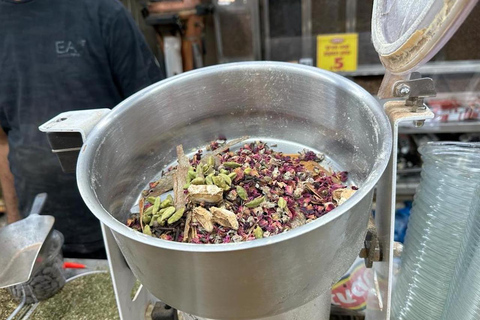 Tel Aviv: excursão de degustação de comida no mercado judeu iraquiano de Tikva