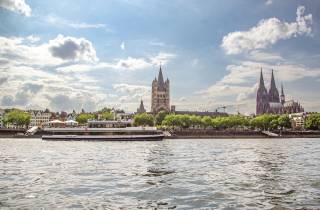 Köln: Rheinschifffahrt zwischen Dom und Rodenkirchen