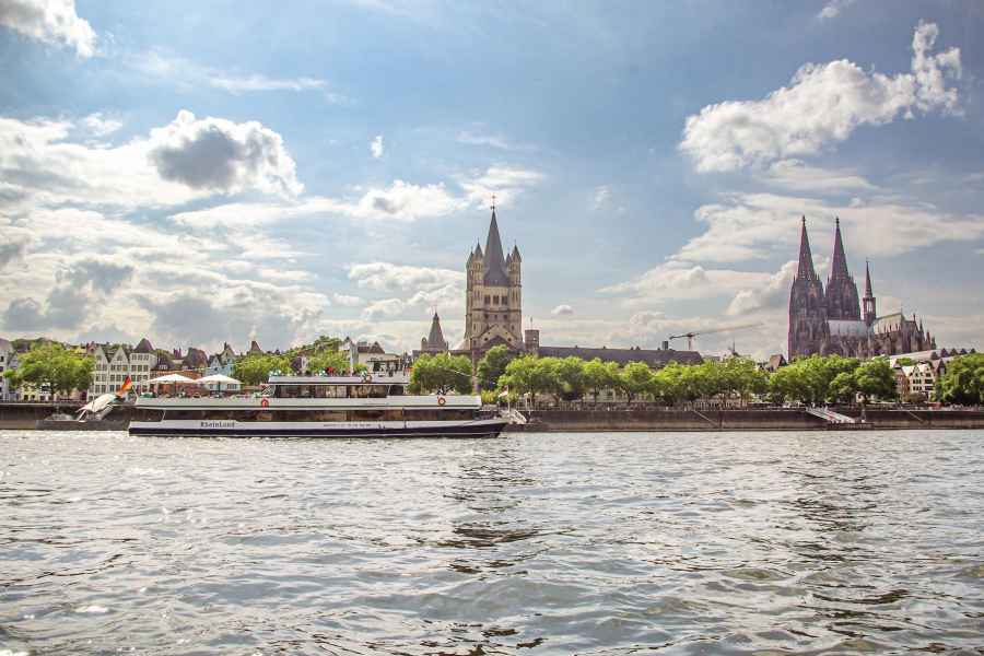 Köln: Rheinschifffahrt zwischen Dom und Rodenkirchen