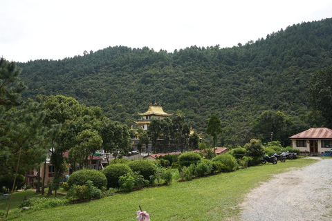 Katmandu: Wycieczka do klasztoru Pharping (jaskinia Asura i Yangleshö)