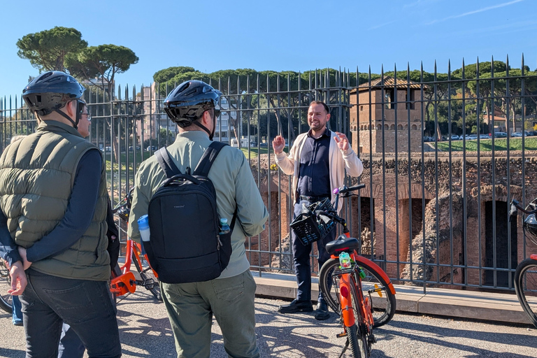 Roma: tour guiado en bici o bici eléctrica con guía localOpción de bicicleta