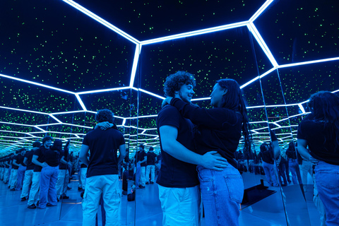 Montreal: Museum of Illusions Entry Ticket