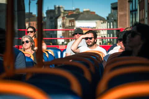 Dublin: Live Guided Evening Bus Tour – City Highlights - Image 3