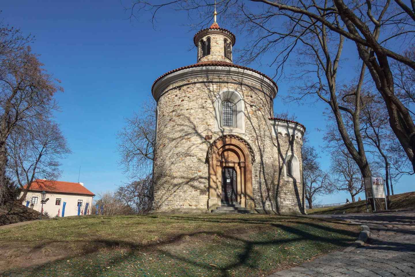 Prague: Vysehrad Castle and Riverside E- Bike Tour