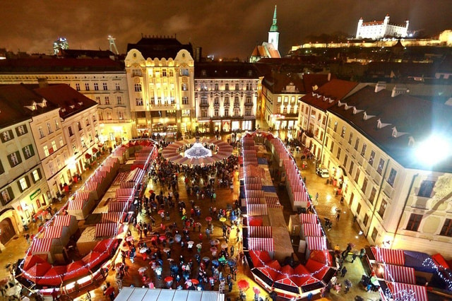 Vienna: Bratislava Christmas Market, Devin & Parndorf Outlet