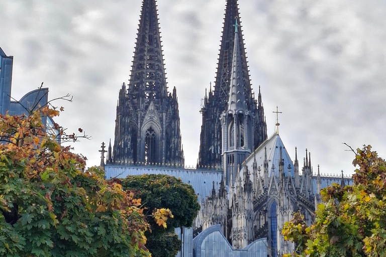 From Cologne: Panoramic City Tour and Düsseldorf Day Trip