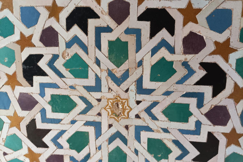 Granada: Alhambra, Alcazaba, and Nasrid Palaces Tour GRANADA. Alhambra with Nasrid palaces, Generalife, Alcazaba