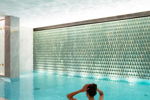 Porto: Relaxing by the pool, sauna and steam room