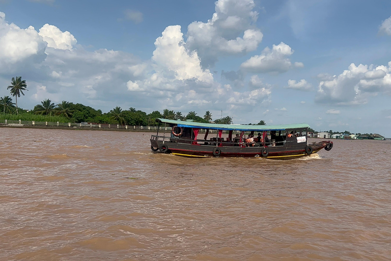 Excursão particular de um dia aos túneis de Cu Chi e ao Delta do MekongPasseio de carro