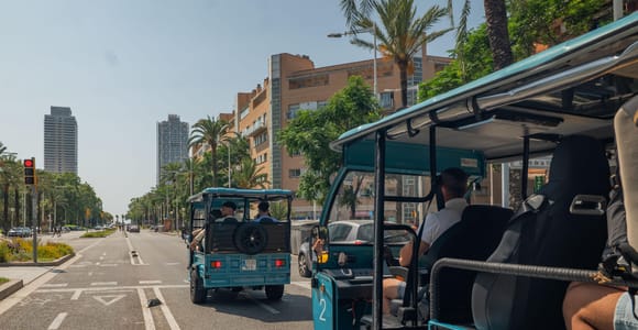 Barcelona: Private Tuk-Tuk-Tour zu den Highlights der Stadt