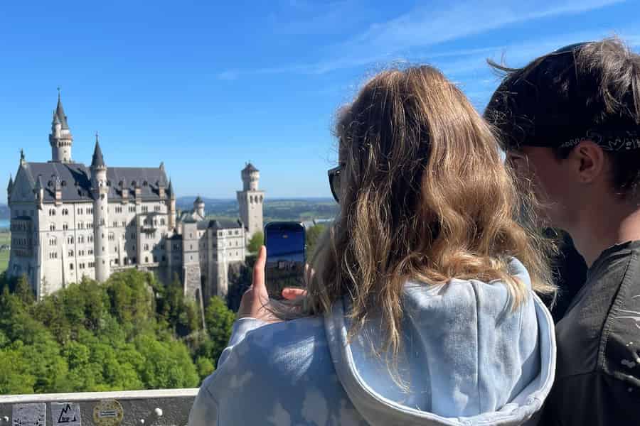 Schloss Neuschwanstein: Führung mit Eintrittskarten & Bus-Shuttle. Foto: GetYourGuide Schloss Neuschwanstein: Führung mit Eintrittskarten & Bus-Shuttle. Foto: GetYourGuide
