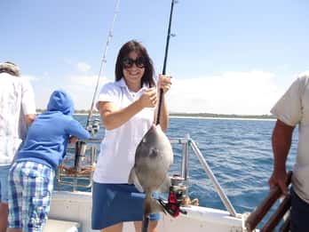 Quarteira: Algarve Reef Fishing Boat Trip with Gear