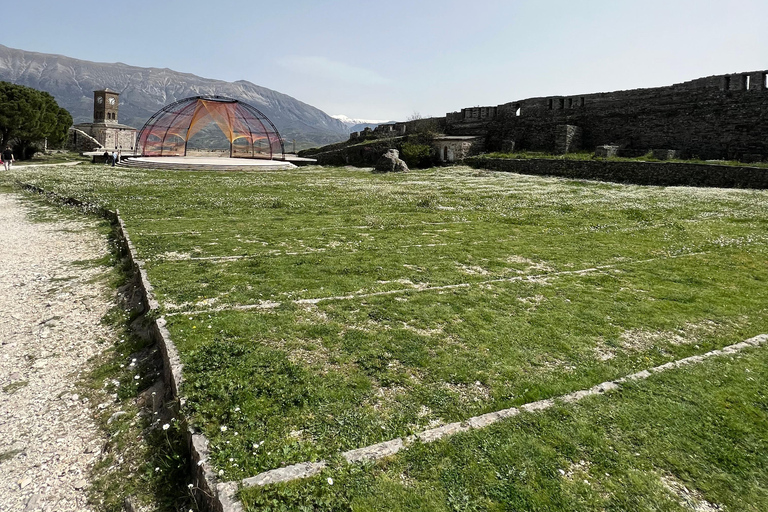 من تيرانا: بيرات، جيروكاستر، وكساميل، جولة لمدة يومين