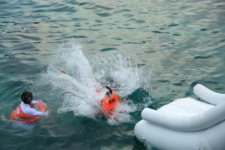 Phuket: Phi Phi Islands Day Trip with Meals & Transfer