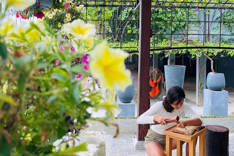 Hoi An: Clase de 3 horas de talla en madera con un artista local