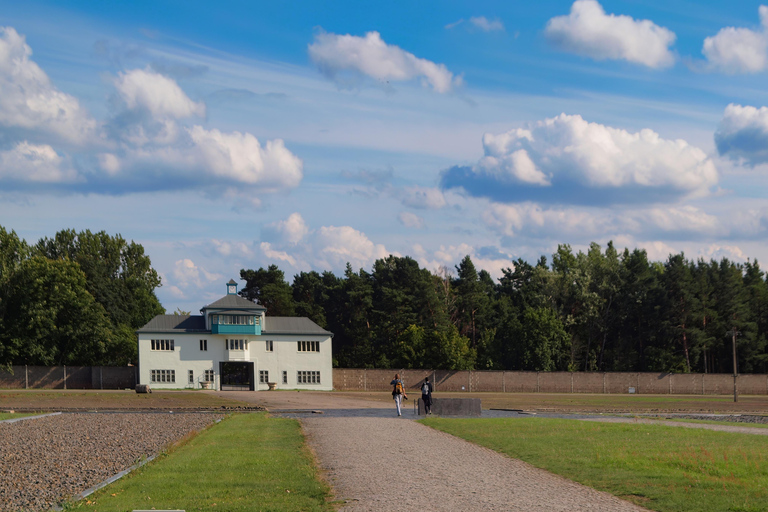 Berlin: Sachsenhausen Camp & East Side Gallery Tour English option
