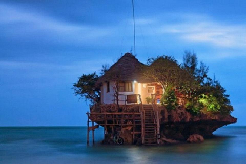 Zanzibar: Jozani Forest och Rock Restaurant TourZanzibar: Jozani-skogen och Rock Restaurant-tur