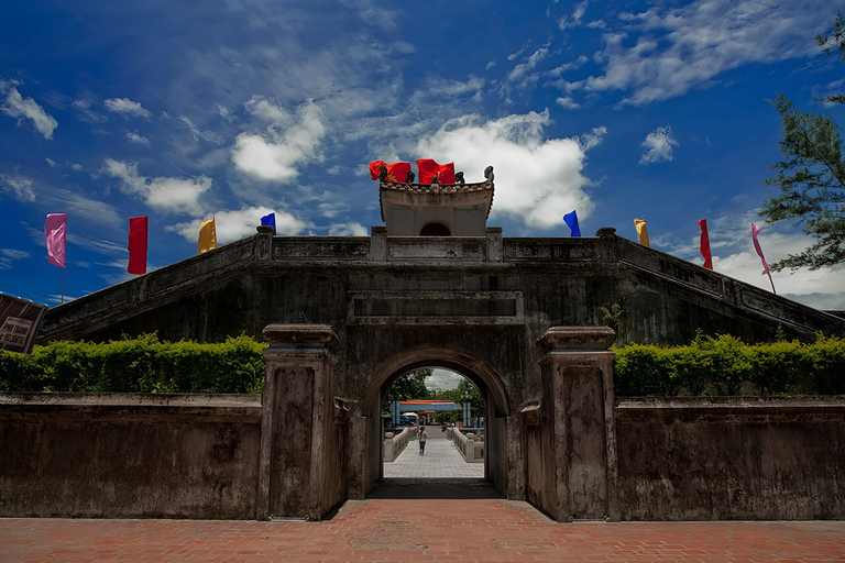 Hue to DMZ Full-Day Tour: Quang Tri Citadel, Vinh Moc Tunnel Group Tour