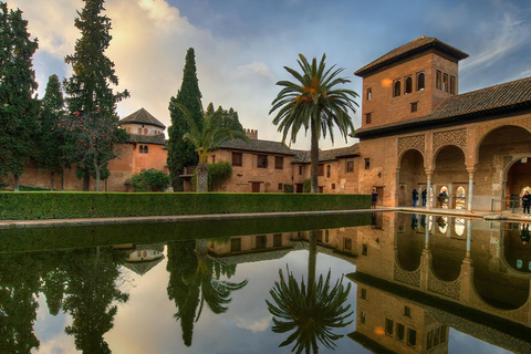 From Malaga: Bus Tour Granada - Alhambra Complete: Visit with Official Guide From Malaga: Granada Bus Tour - Complete Alhambra: Visit with Official Guide