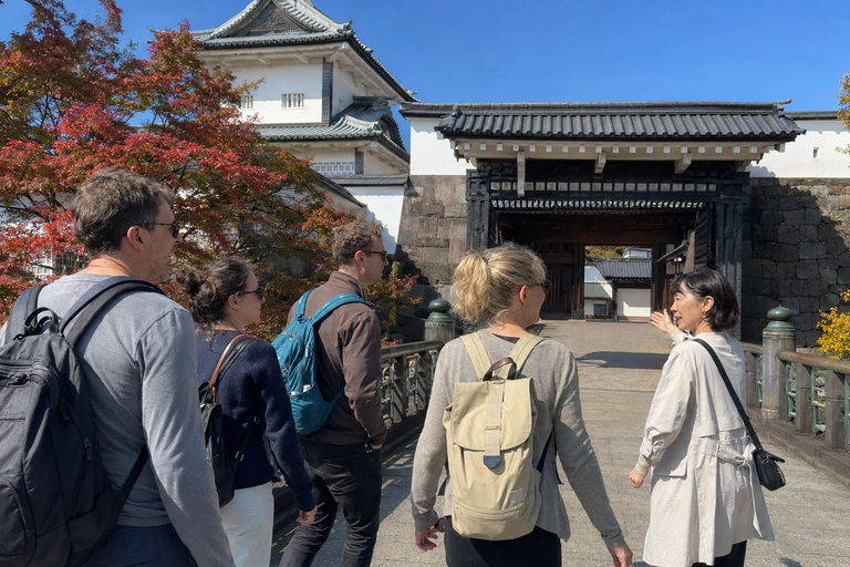 Kanazawa: Kenrokuen Autumn Colors & Castle Walk Early Bird 20% Off – Limited Autumn Offer