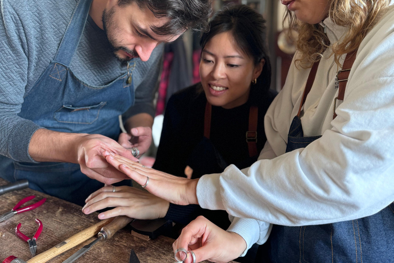 Bruges : Atelier de fabrication de bagues en argent